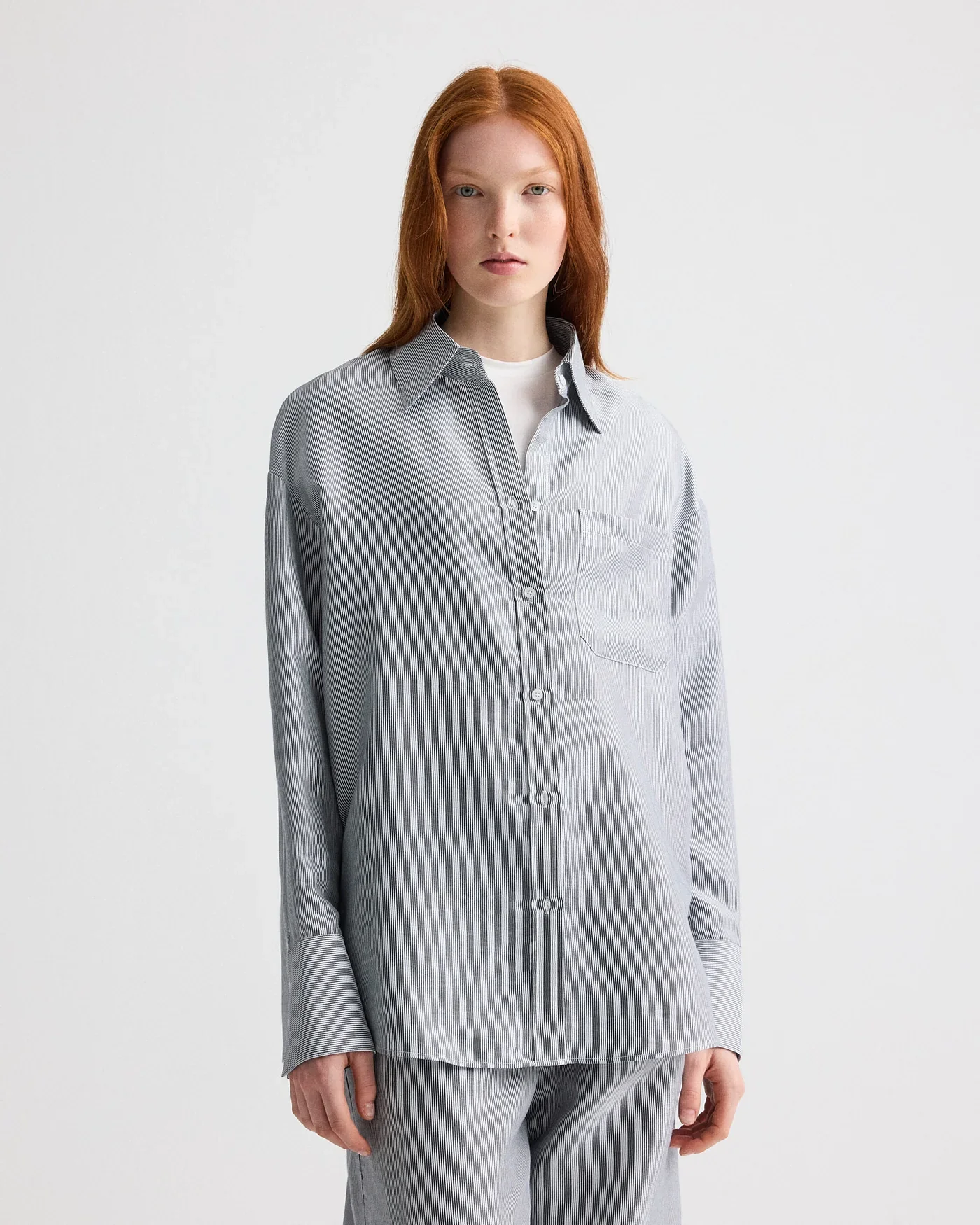 Big Joe in Glossy Mini Stripe White Blue - Image 2