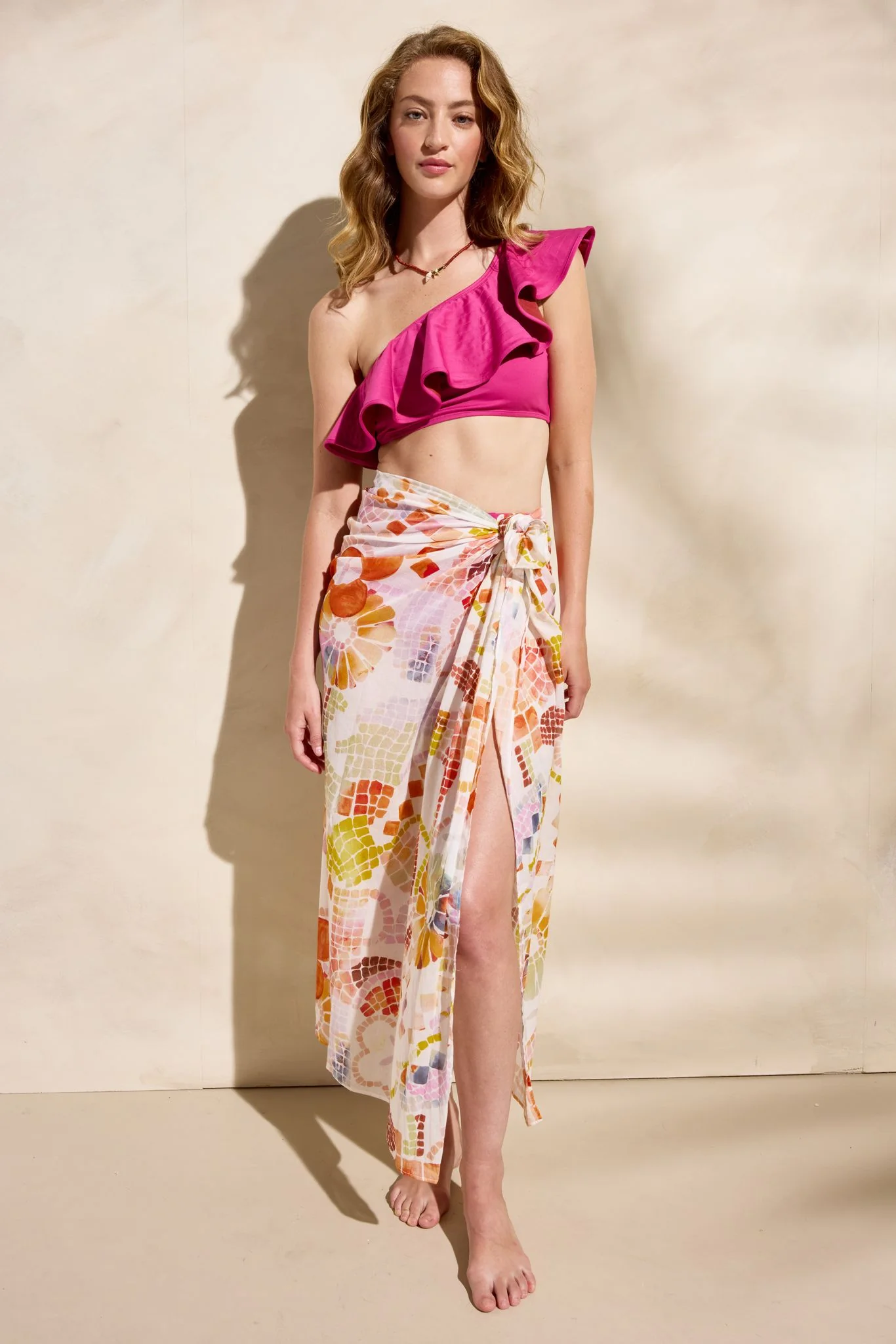 Selena Sarong